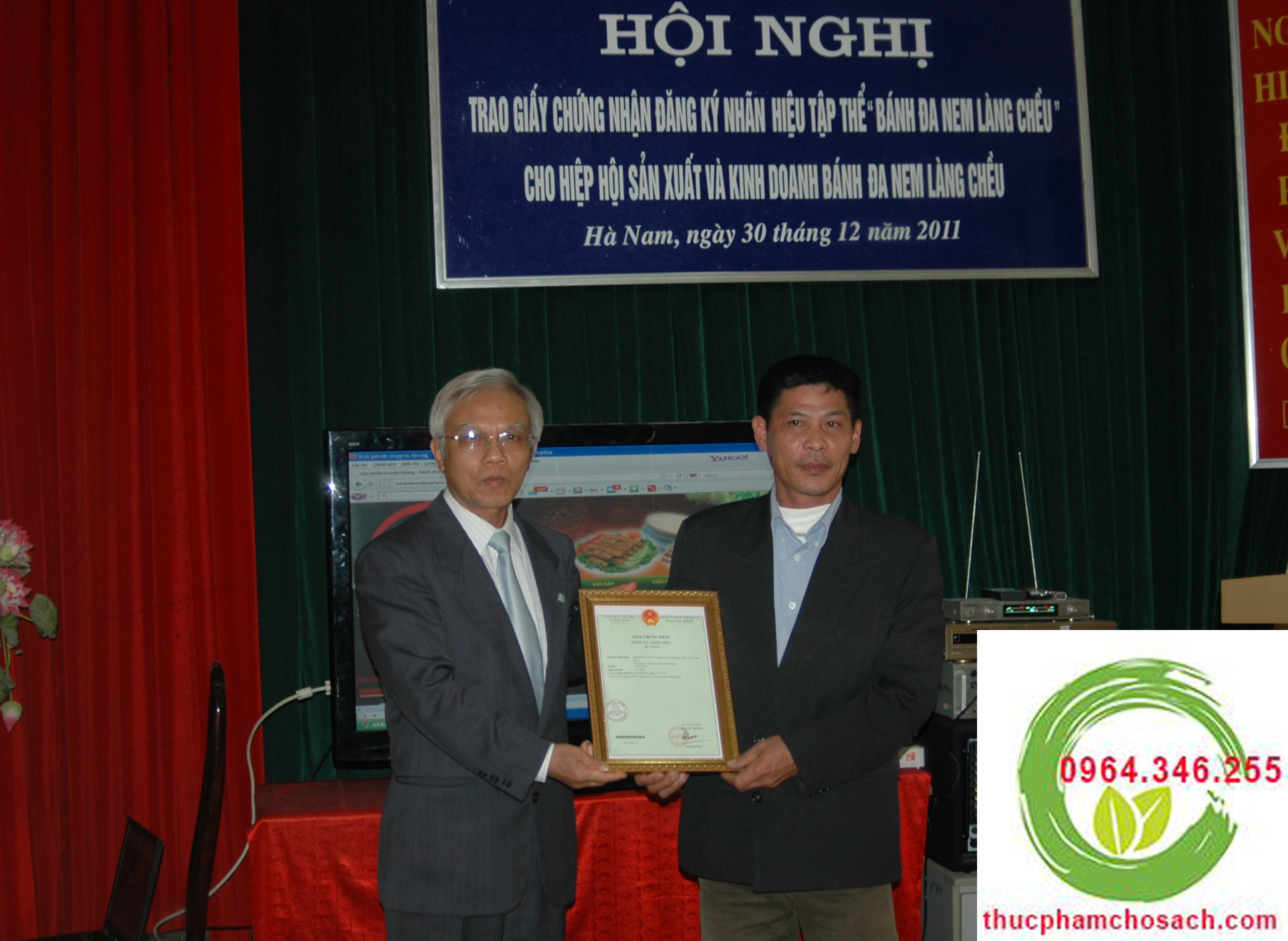 Giấy chứng nhận nhãn hiệu tập thể "Bánh đa nem làng Chều"