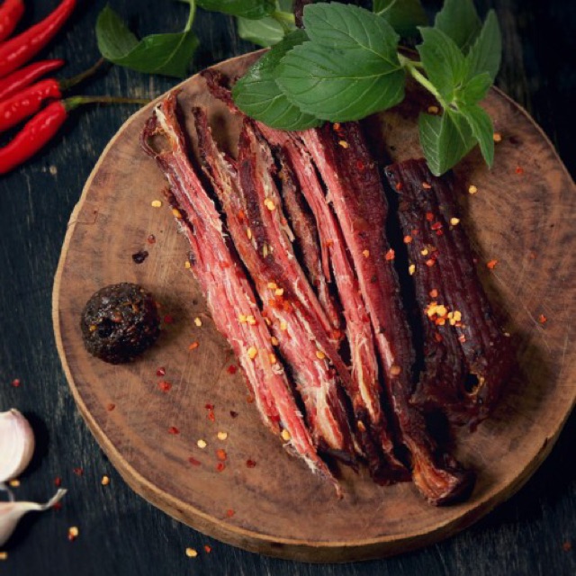 Thịt bò Lào gác bếp3